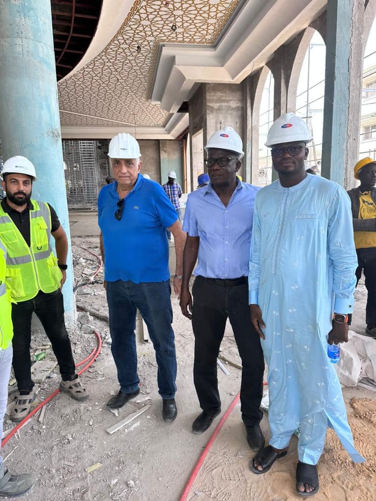 Visite du nouveau Directeur général de la Banque Islamique du Sénégal à la Grande Mosquée de Tivaouane (Photos) Visite du nouveau Directeur général de la Banque Islamique du Sénégal à la Grande Mosquée de Tivaouane (Photos)