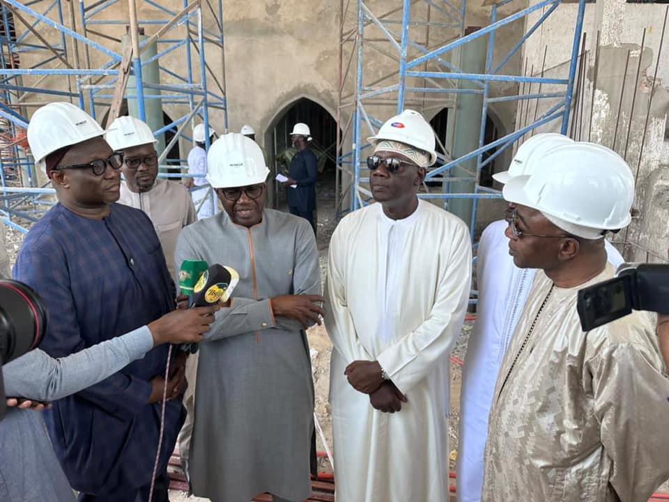 Visite du nouveau Directeur général de la Banque Islamique du Sénégal à la Grande Mosquée de Tivaouane (Photos) Visite du nouveau Directeur général de la Banque Islamique du Sénégal à la Grande Mosquée de Tivaouane (Photos)
