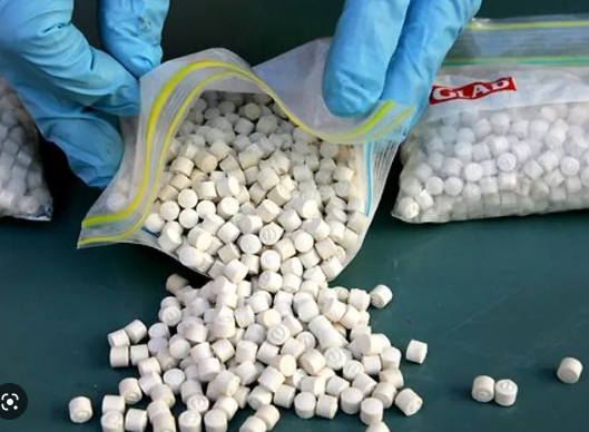 Une gérante de tontine traîne en justice son copain qui tombe avec 33 comprimés d’ecstasy