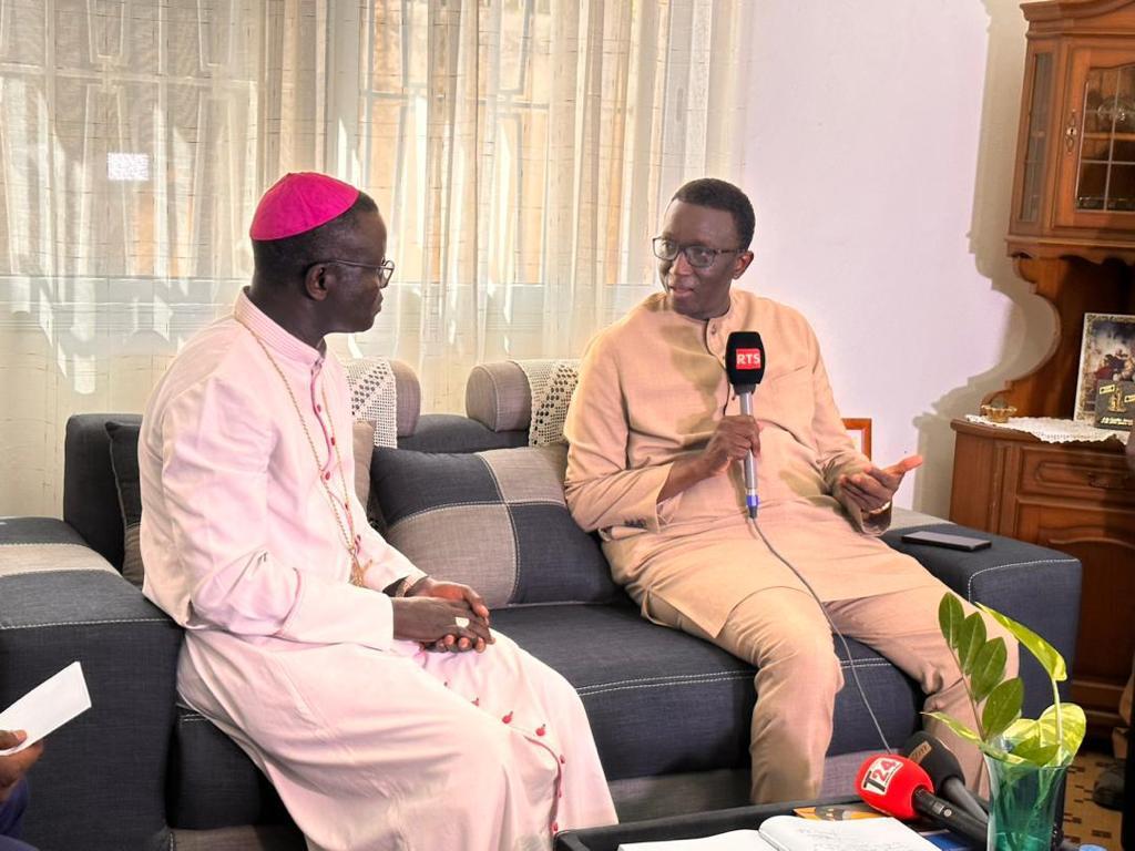 Tournée Économique à Thiès: Le Pm Amadou BA chez l’évêque Mgr André Guèye
