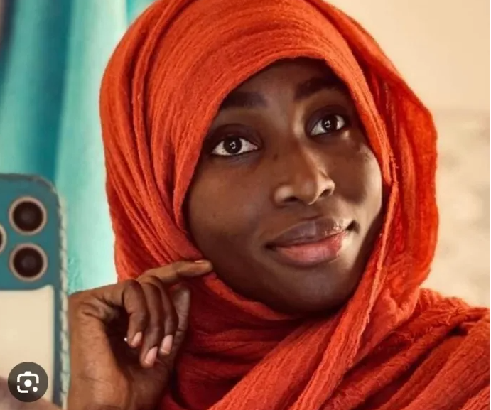 Falla Fleur licenciée pour « fautes graves et perte de confiance », par Dakarnave