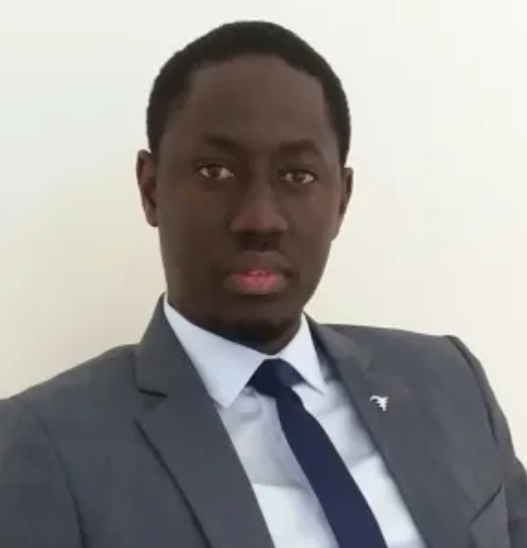 Assemblée nationale : Le chef de Cabinet de Pape M. Ndour, poursuivi dans les rues, avec sa mallette d’argent