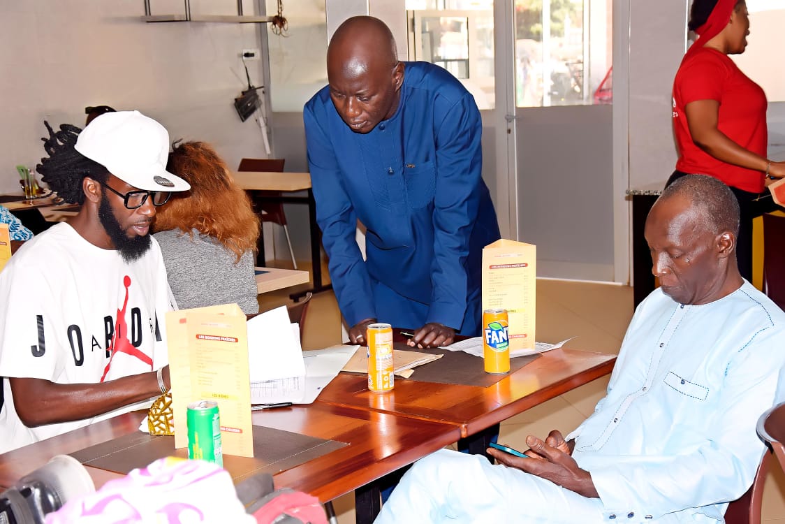 Présidentielle 2024 : Khadija Bousso et Monab et leurs 38 750 parrains pour Amadou Bâ, les images d’un mouvement solidaire