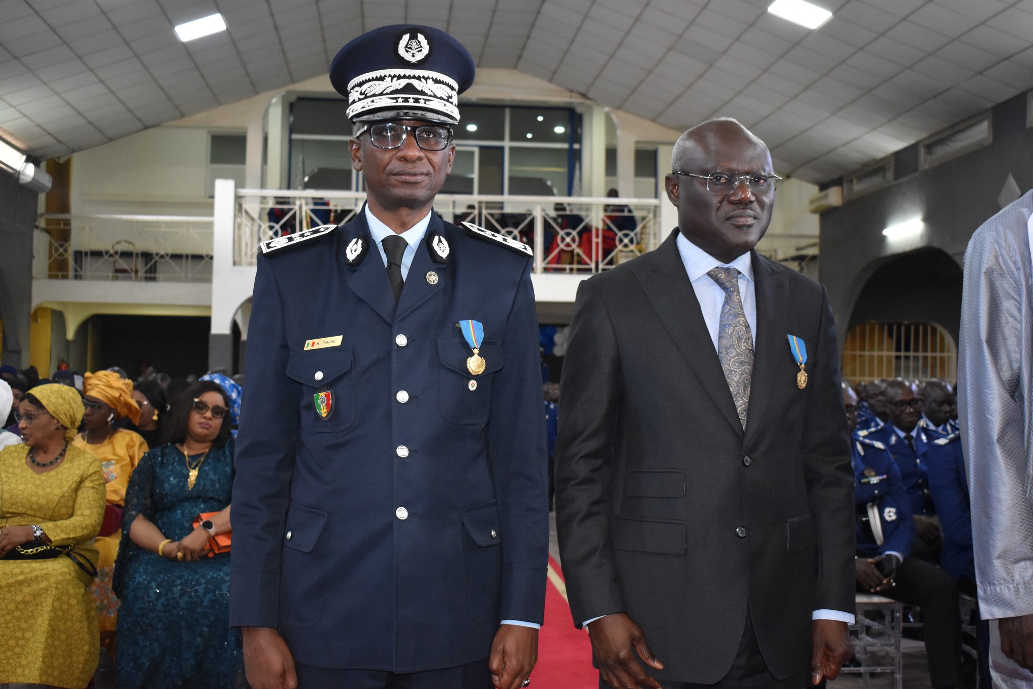 Police nationale: Modou DIAGNE et Tanor Thiendella Sidy FALL décorés de la médaille d’honneur de la Gendarmerie nationale Police nationale: Modou DIAGNE et Tanor Thiendella Sidy FALL décorés de la médaille d’honneur de la Gendarmerie nationale