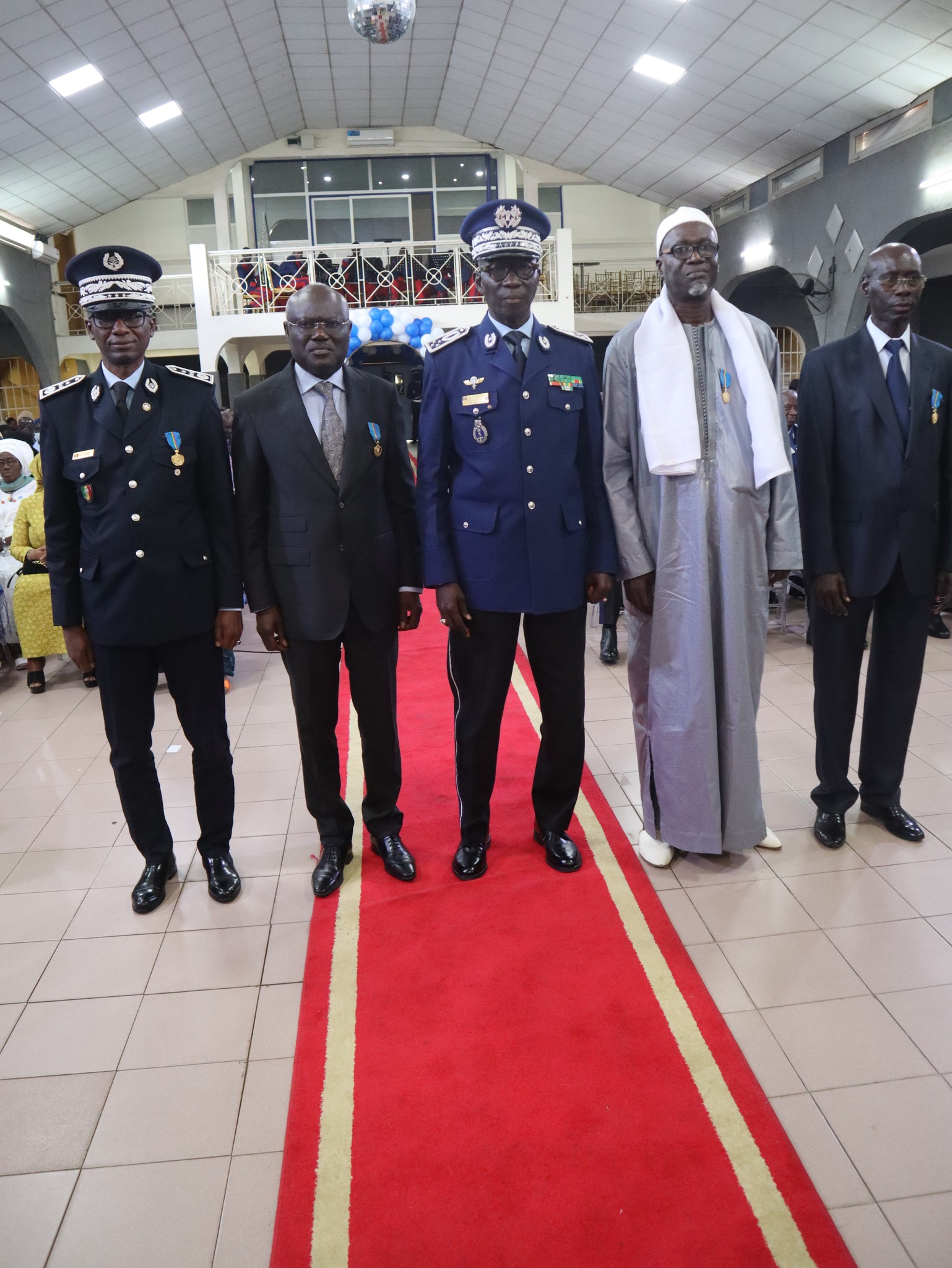 Police nationale: Modou DIAGNE et Tanor Thiendella Sidy FALL décorés de la médaille d’honneur de la Gendarmerie nationale Police nationale: Modou DIAGNE et Tanor Thiendella Sidy FALL décorés de la médaille d’honneur de la Gendarmerie nationale