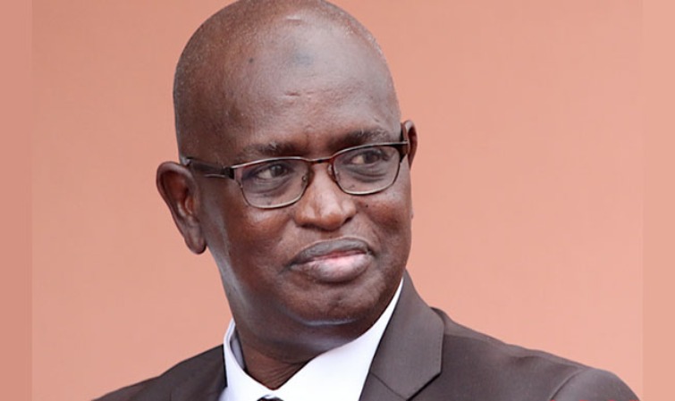 Soutien Familial Inébranlable : Abdou Latif Coulibaly Quitte son Poste de Ministre Secrétaire Général du Gouvernement