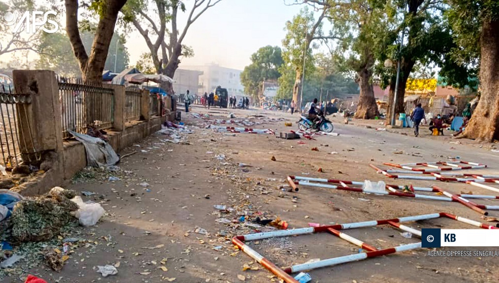 Violences après le report de la présidentielle : la circulation et les commerces perturbés à Thiès