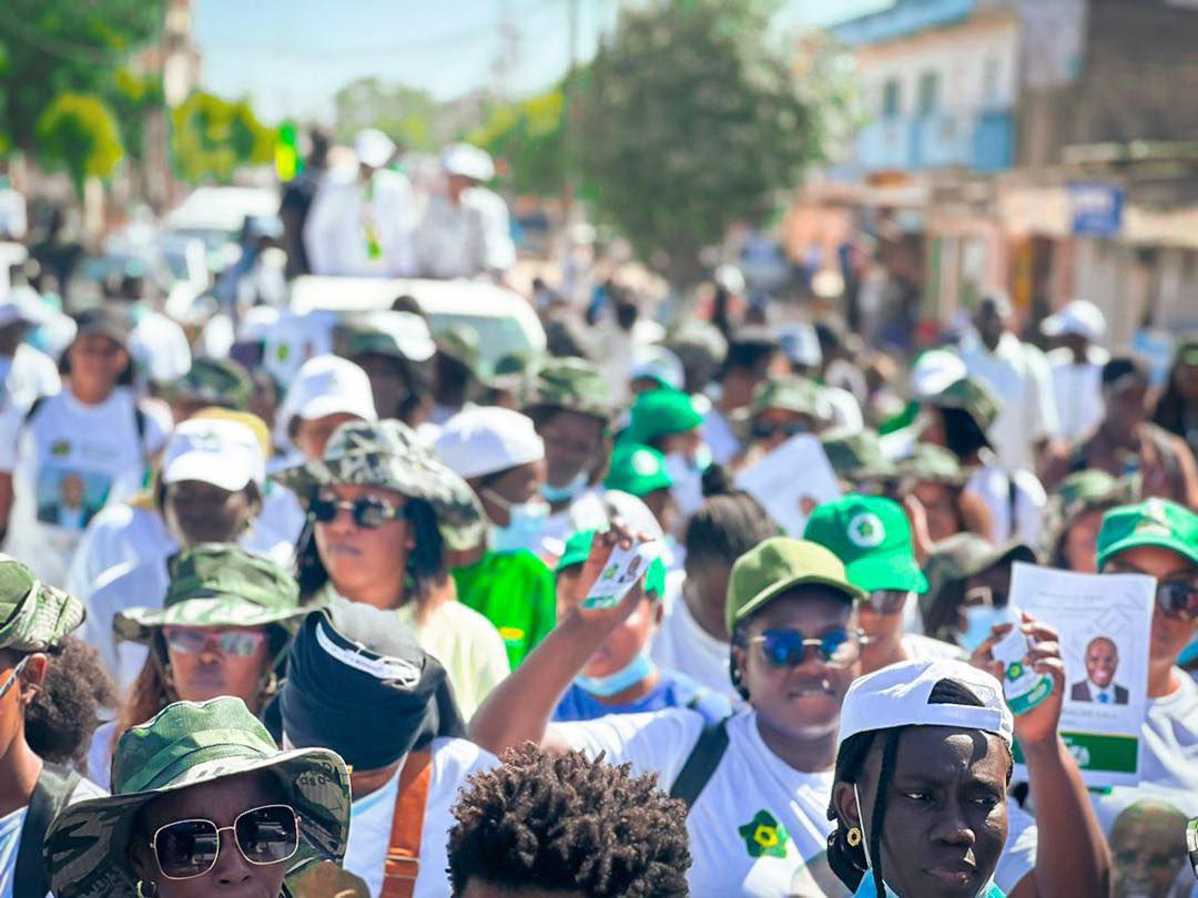 Thiès: Khalifa Sall s'engage à revitaliser le réseau ferroviaire, avec 2 000 kilomètres de corridors Thiès: Khalifa Sall s'engage à revitaliser le réseau ferroviaire, avec 2 000 kilomètres de corridors