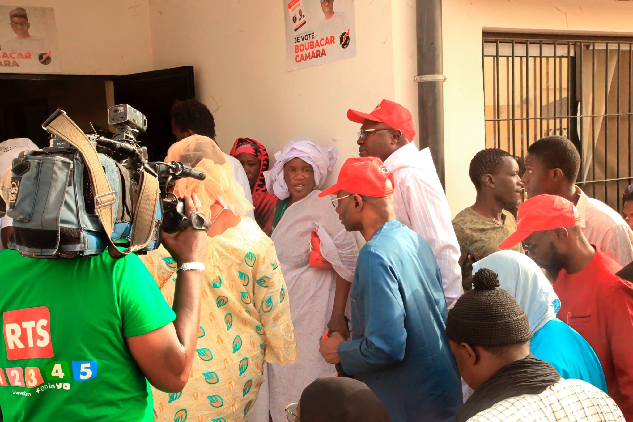 Accueilli chaleureusement à Mbacké: Boubacar Camara rassure par des promesses (Photos) Accueilli chaleureusement à Mbacké: Boubacar Camara rassure par des promesses (Photos)