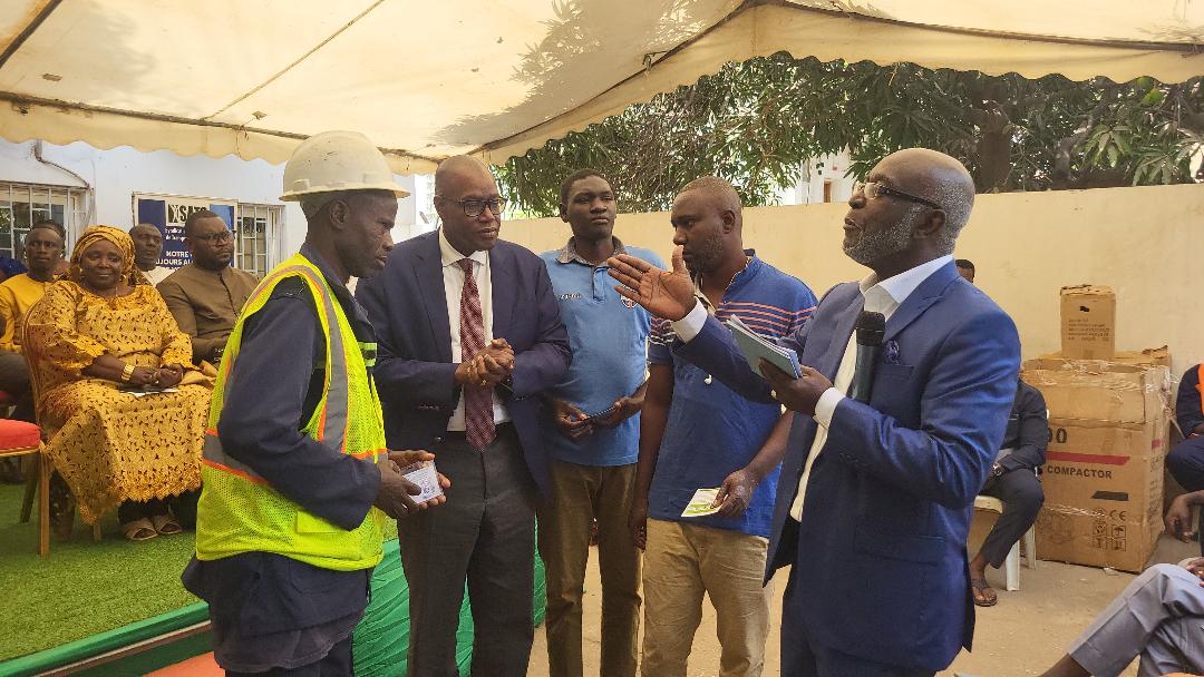 Cérémonie de remise de carnets «Cmu» et de tenues de sécurité / Mohamed Abdoulaye Diop, président du SATS: ‘‘Les dockers ne doivent pas perdre la vie, en voulant la gagner ! ’’