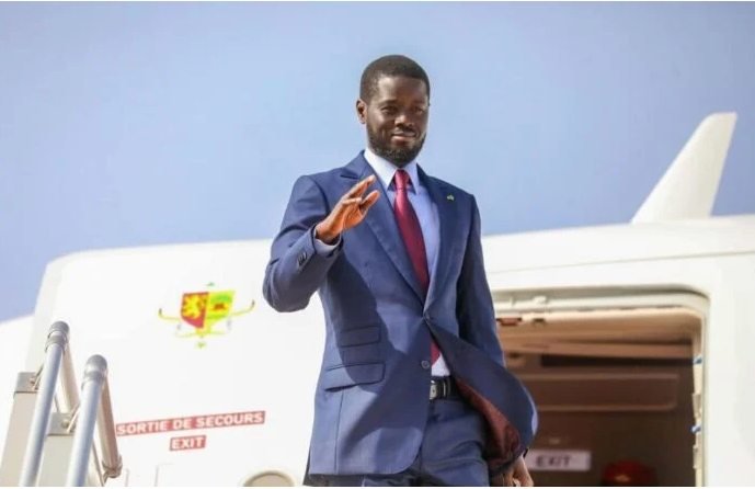 Le Président Bassirou Diomaye Faye quitte Dakar pour Nouakchott : Les images de sa première visite officielle (Photos)