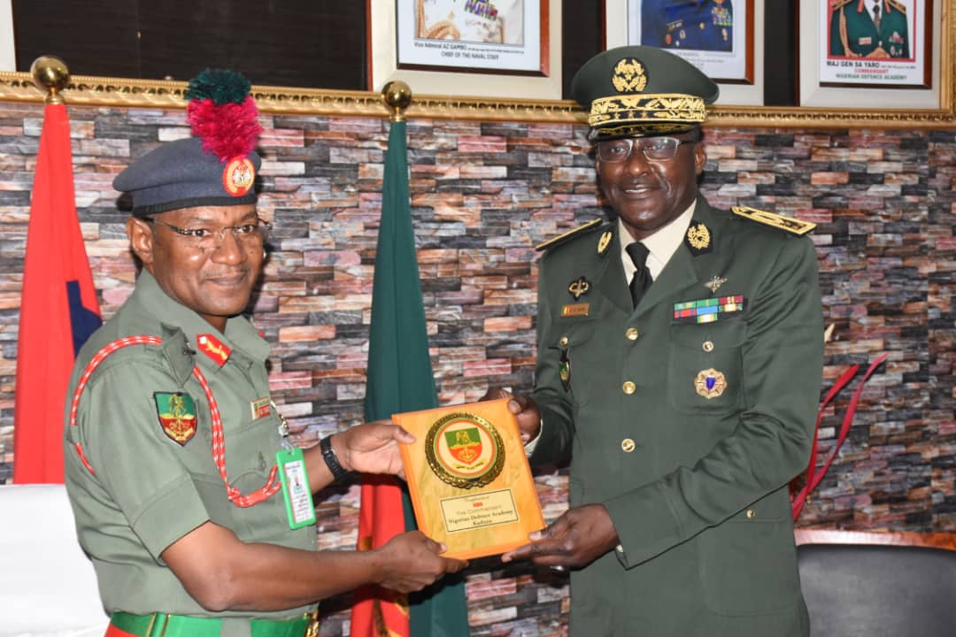 Les mutations du renseignement sénégalais : entre héritage colonial et défis contemporains ( Un agent dormant ) Les mutations du renseignement sénégalais : entre héritage colonial et défis contemporains ( Un agent dormant )