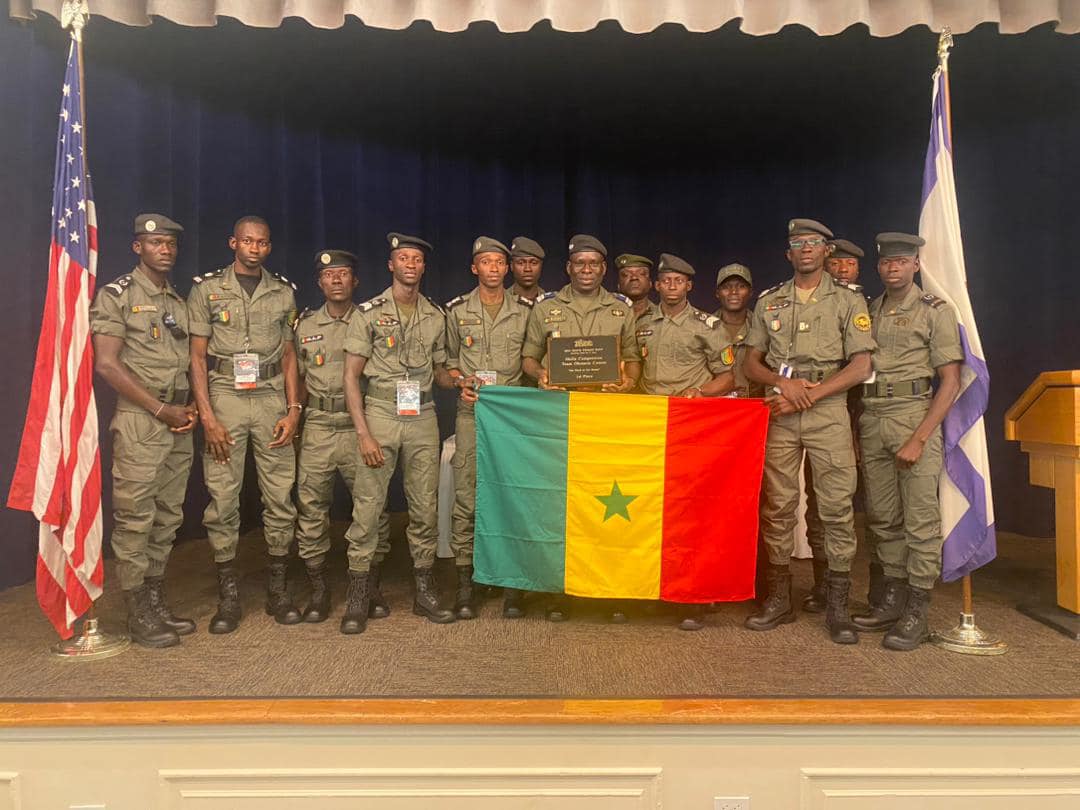 Mock Prison Riot 2024: La Direction générale de l’Administration pénitentiaire du Sénégal, remporte fièrement la première place du parcours collectif d’obstacles