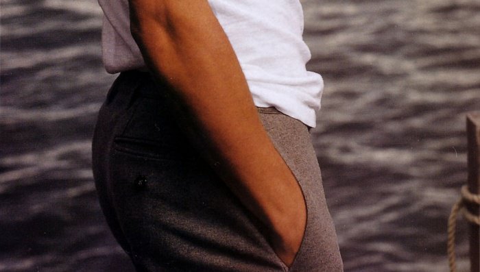 Pourquoi les femmes aiment bien regarder les fesses des hommes ? Nous, on a trouvé 10 raisons vraiment... percutantes !