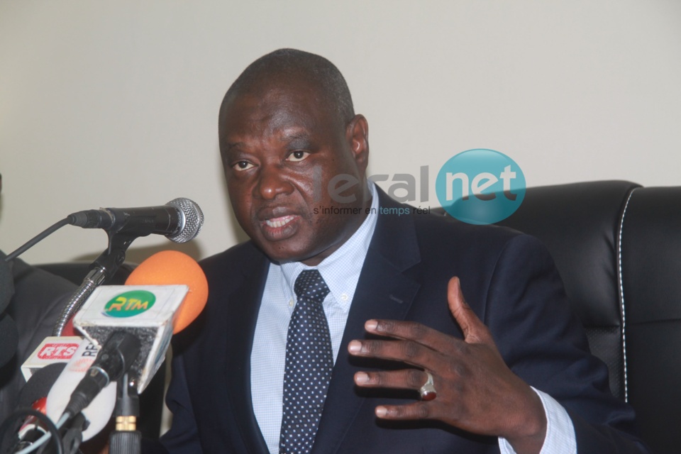 Le procureur Mbacké Fall sur un éventuel refus de Habré de comparaître : "S’il refuse de parler, ses avocats ont l’obligation de le défendre"