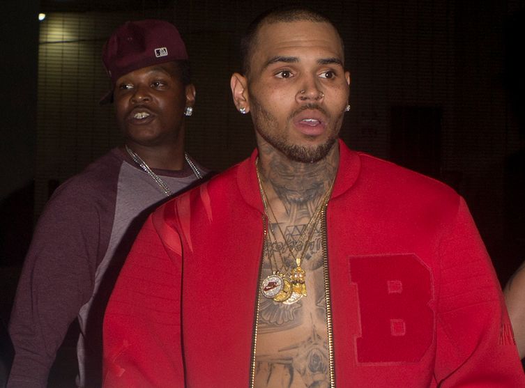 Chris Brown cambriolé : ses plus proches amis pour­raient l’avoir volé