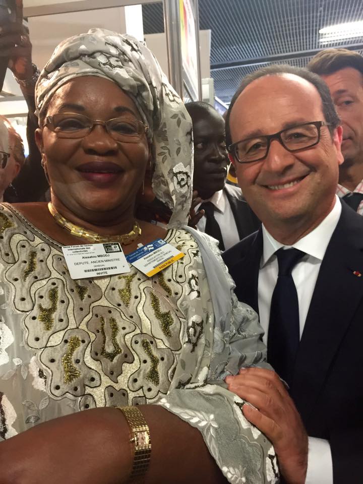 Aïda Mbodj en toute complicité avec le Président français, François Hollande