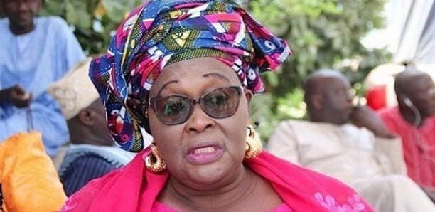 Nomination de Fatou Sarr, présidente des femmes du Pds Woré Sarr tourne le dos à Wade