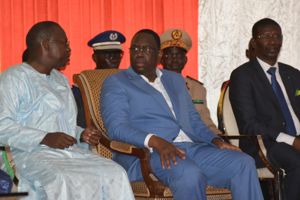 Ucad : Mary Teuw Niane hué mais félicité par Macky Sall