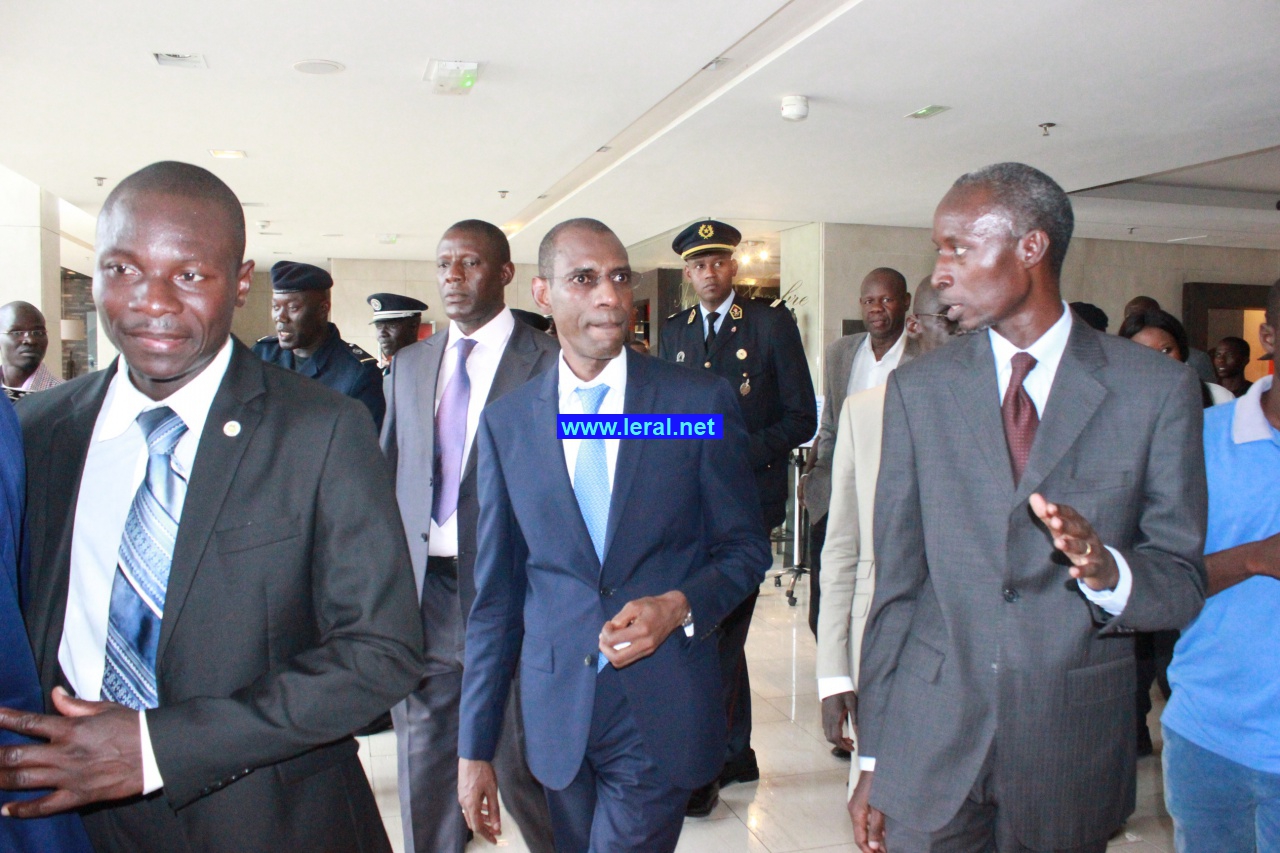 Visite du ministre de l'Intérieur, Abdoulaye Daouda Diallo au Radisson blu,  suite à la fausse à alerte à la bombe