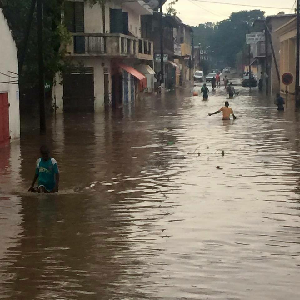 Inondation 2015 à Thiès : Les Thiessois méprisent  les maires  et demandent de l'aide au Président Macky Sall