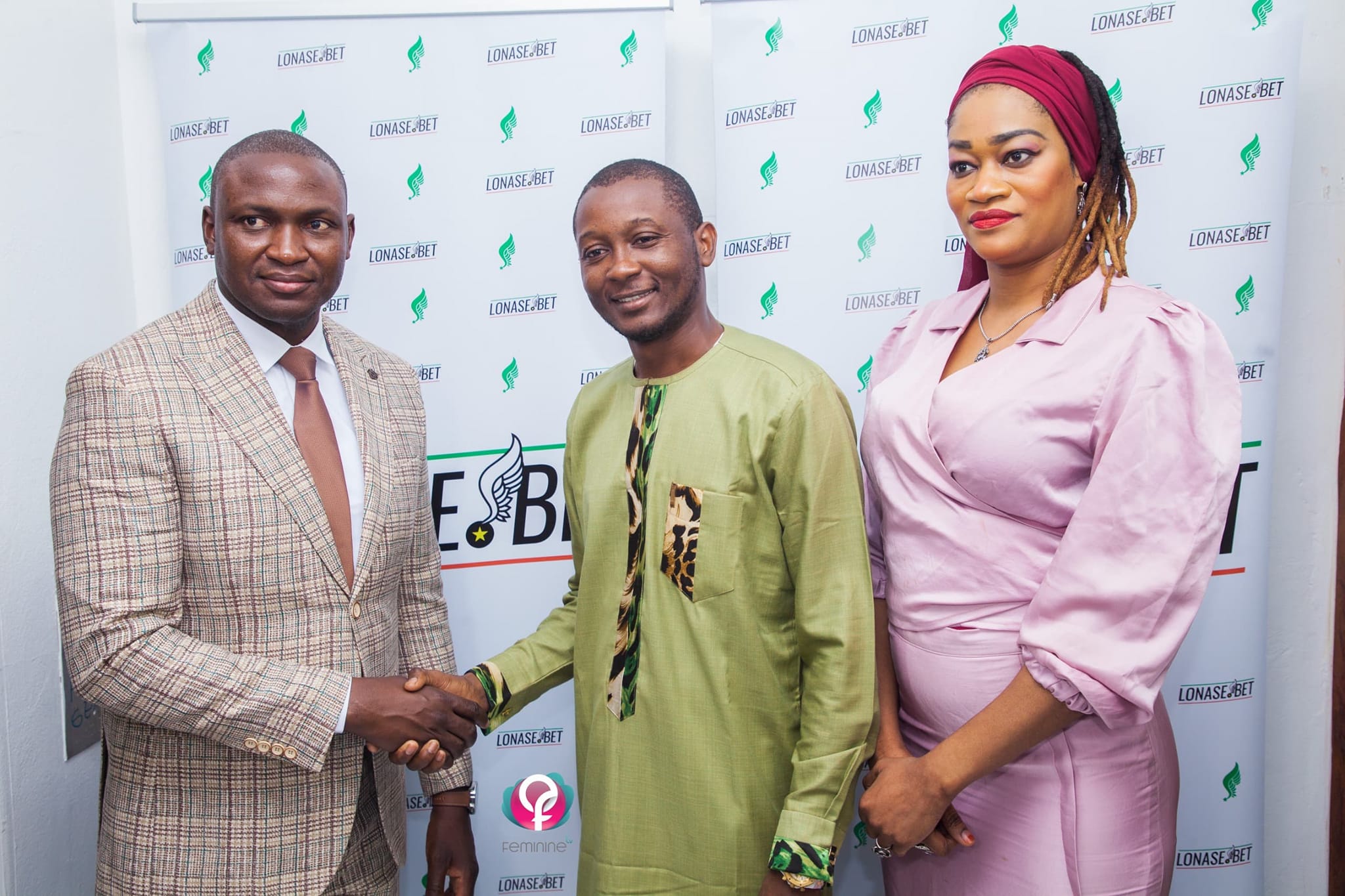 Toussaint Manga : Le DG de la LONASE en visite à MSAT, aux agences de Plateau, Medina et Grand Dakar… Toussaint Manga : Le DG de la LONASE en visite à MSAT, aux agences de Plateau, Medina et Grand Dakar…