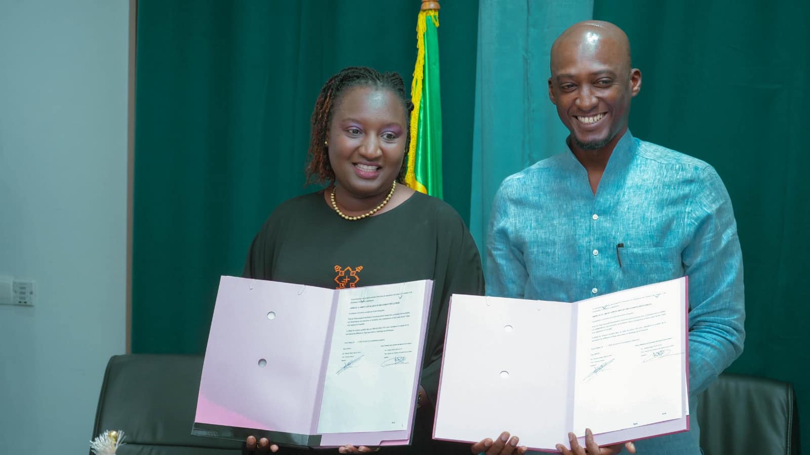 Signature d'une convention entre APIX-SA et le Ministère des Sports : Pour la transformation des infrastructures sportives et culturelles (Photos) Signature d'une convention entre APIX-SA et le Ministère des Sports : Pour la transformation des infrastructures sportives et culturelles (Photos)