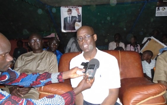 Thierno Alassane Sall en guerre contre l’éclairage public qui fonctionne le jour