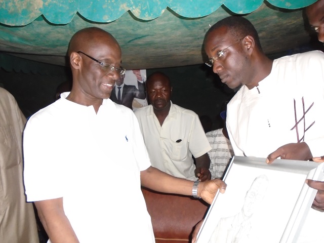 Thierno Alassane Sall en guerre contre l’éclairage public qui fonctionne le jour
