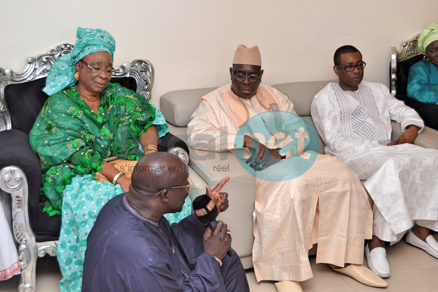 Macky et sa délégation chez la maman de Youssou Ndour