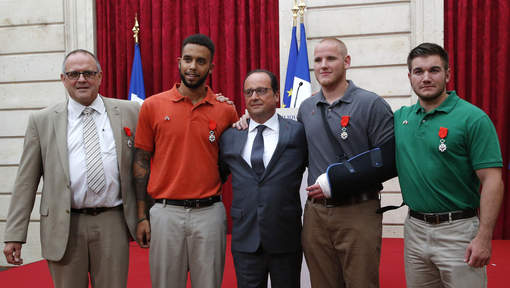 France - Fusillade dans le Thalys : Les quatre "héros" reçoivent la Légion d'honneur