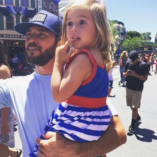 20 pères de famille sexy à Disneyland : on craque !