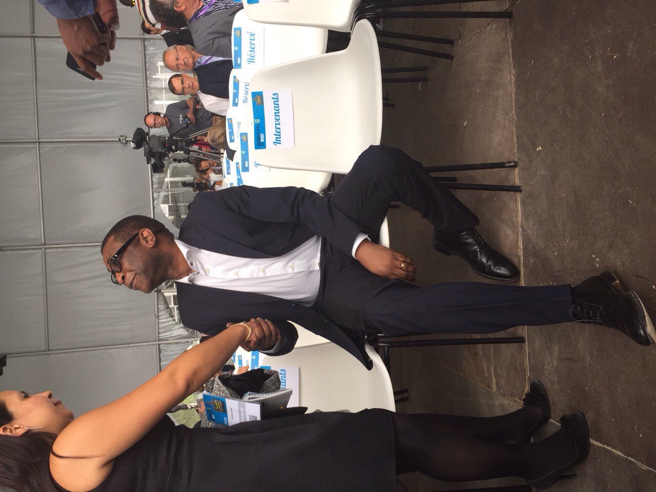 Au Medef, Youssou N'Dour "Maintenant les jeunes Africains vont à Istanbul ou Dubaï. Paris ne fait plus rêver" ( Photos - Vidéo) Au Medef, Youssou N'Dour "Maintenant les jeunes Africains vont à Istanbul ou Dubaï. Paris ne fait plus rêver" ( Photos - Vidéo)