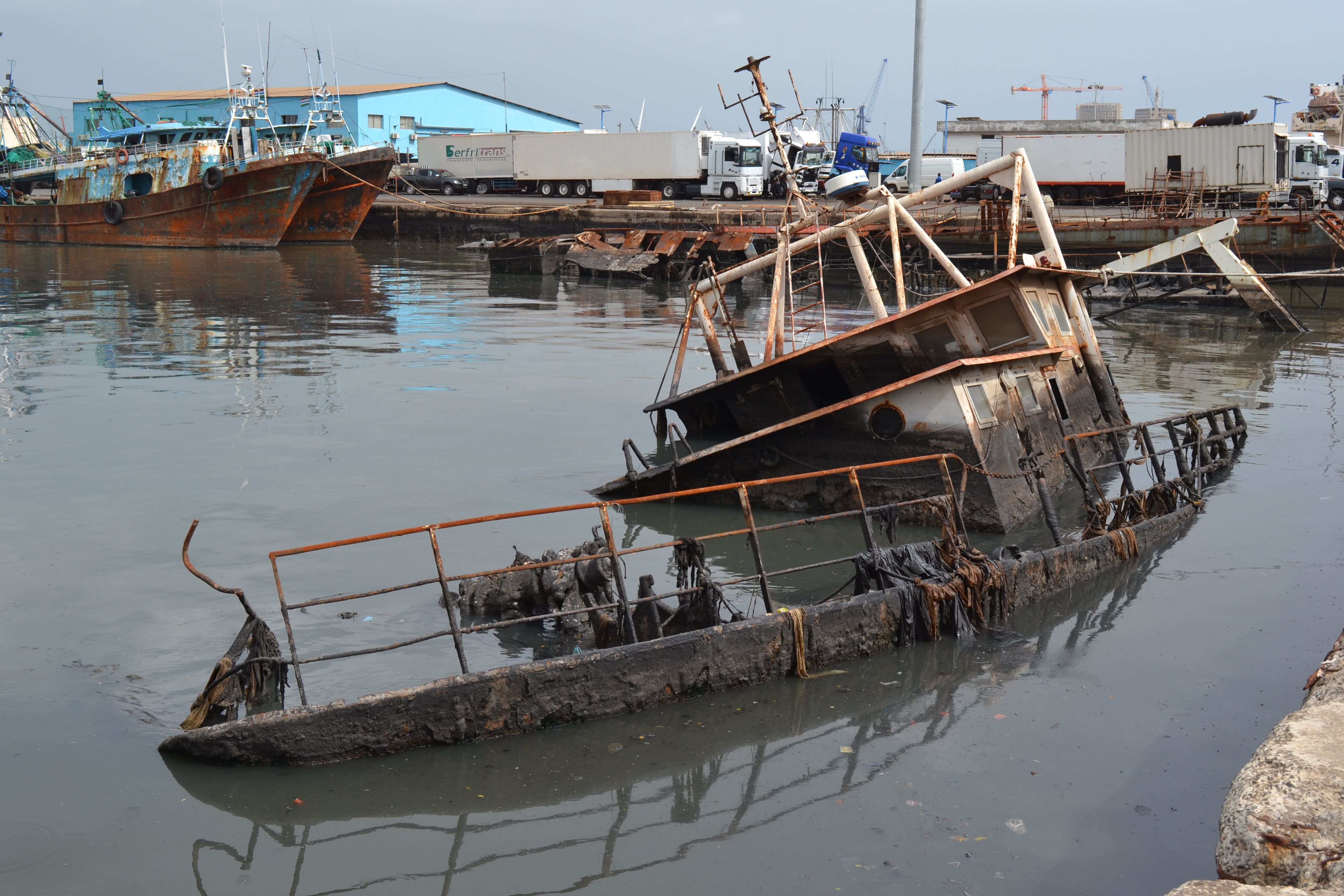 Oumar Guèye, ministre de la Pêche et de l'Economie maritime : "Le plan d'eau du Port autonome de Dakar est sale et complètement pollué"