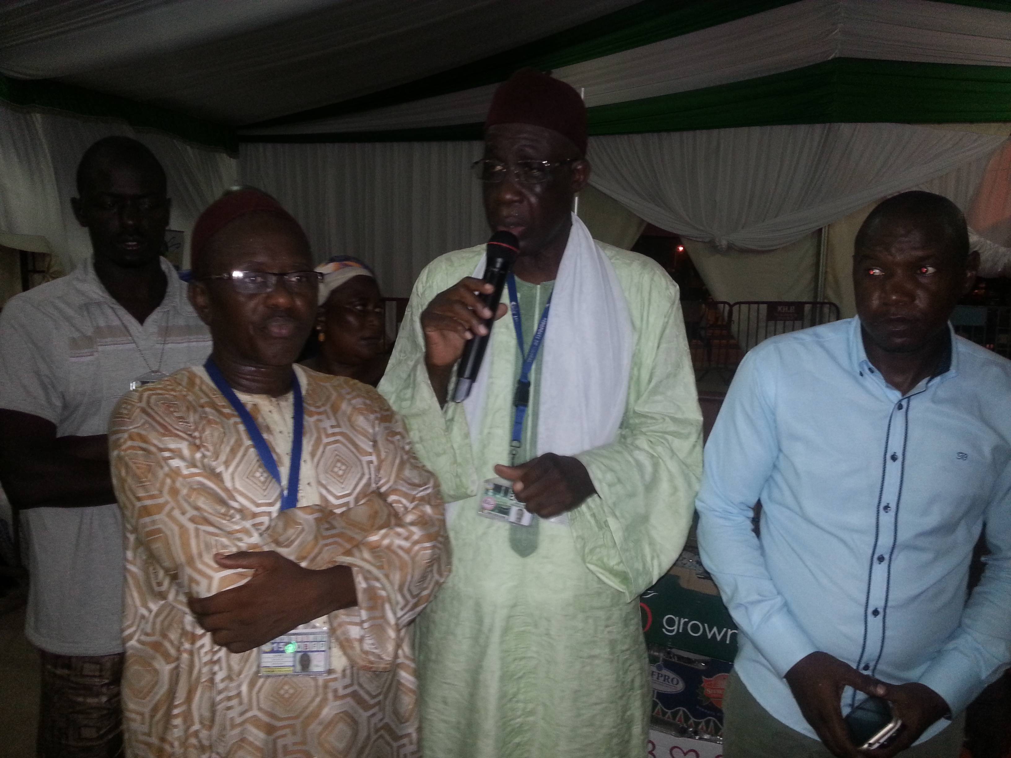 Le ministre Moustapha Diop vole au secours des pèlerins bloqués à Dakar
