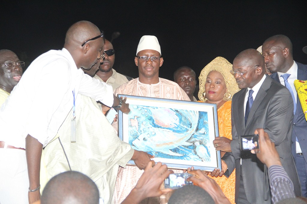 Macky Sall octroie 150 millions aux femmes mareyeuses du Marché central au poisson de Pikine et du PAD