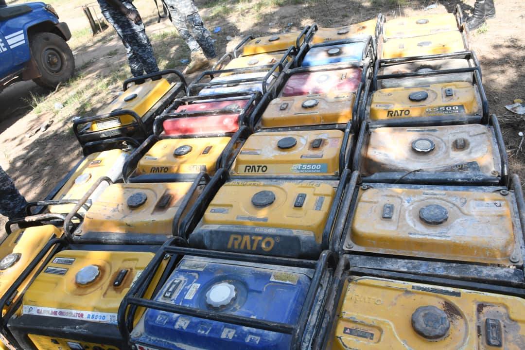 Operations Navétanes 2024 : 7 interpellations et saisie de matériel dans un site d’orpaillage à Bembou (Photos) Operations Navétanes 2024 : 7 interpellations et saisie de matériel dans un site d’orpaillage à Bembou (Photos)