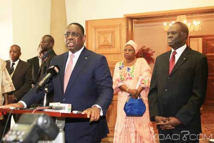 Crise burkinabè : Macky se dit surpris et dément la déclaration du Président Michel Kafando disant qu'il n'a pas été associé au processus