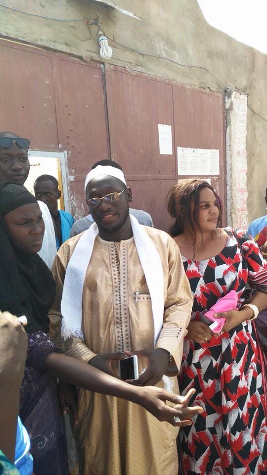 Serigne Assane Mbacké devant la Mac de Diourbel, hier