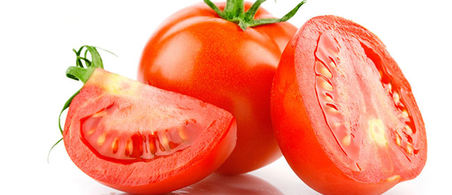 La tomate : contre les points noirs du visage