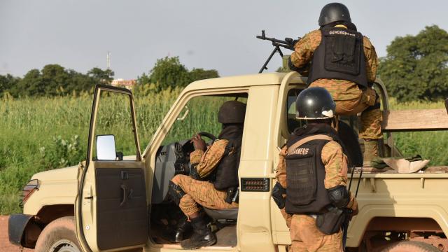 Burkina Faso : l'armée donne l'assaut contre la caserne des ex-putschistes