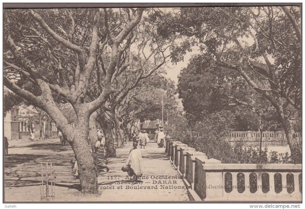 Carte postale : Place Protêt et Boulevard national, Dakar