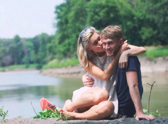15 raisons pour lesquelles les couples qui se sont rencontrés au lycée sont les plus solides !