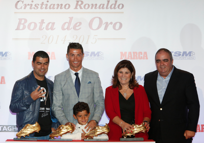Photos - Cristiano Ronaldo : sa collection de Souliers d'or s'agrandit !