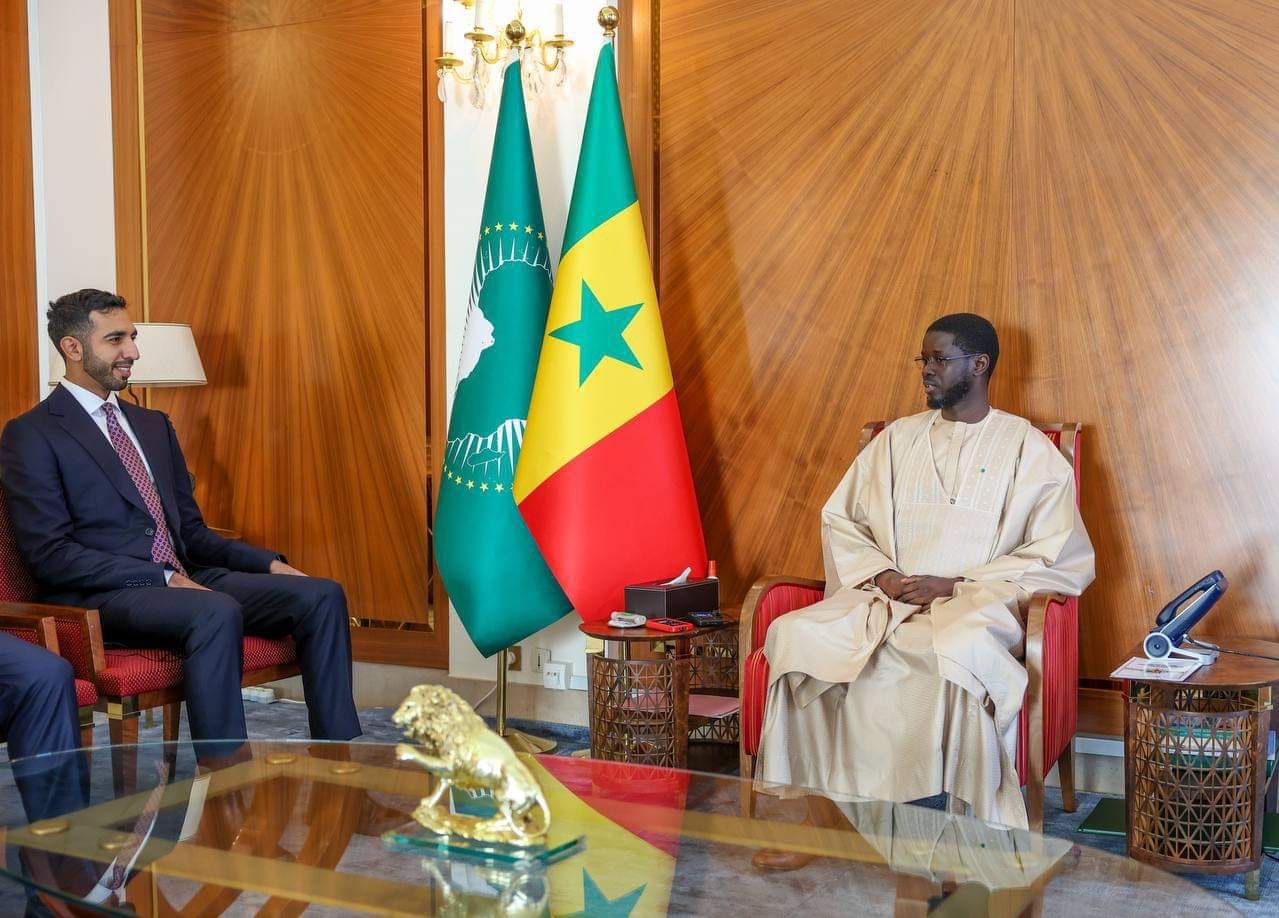 Renforcement des relations : Le Président Faye reçoit son Altesse Cheikh Shakhboot, des Émirats Arabes Unis
