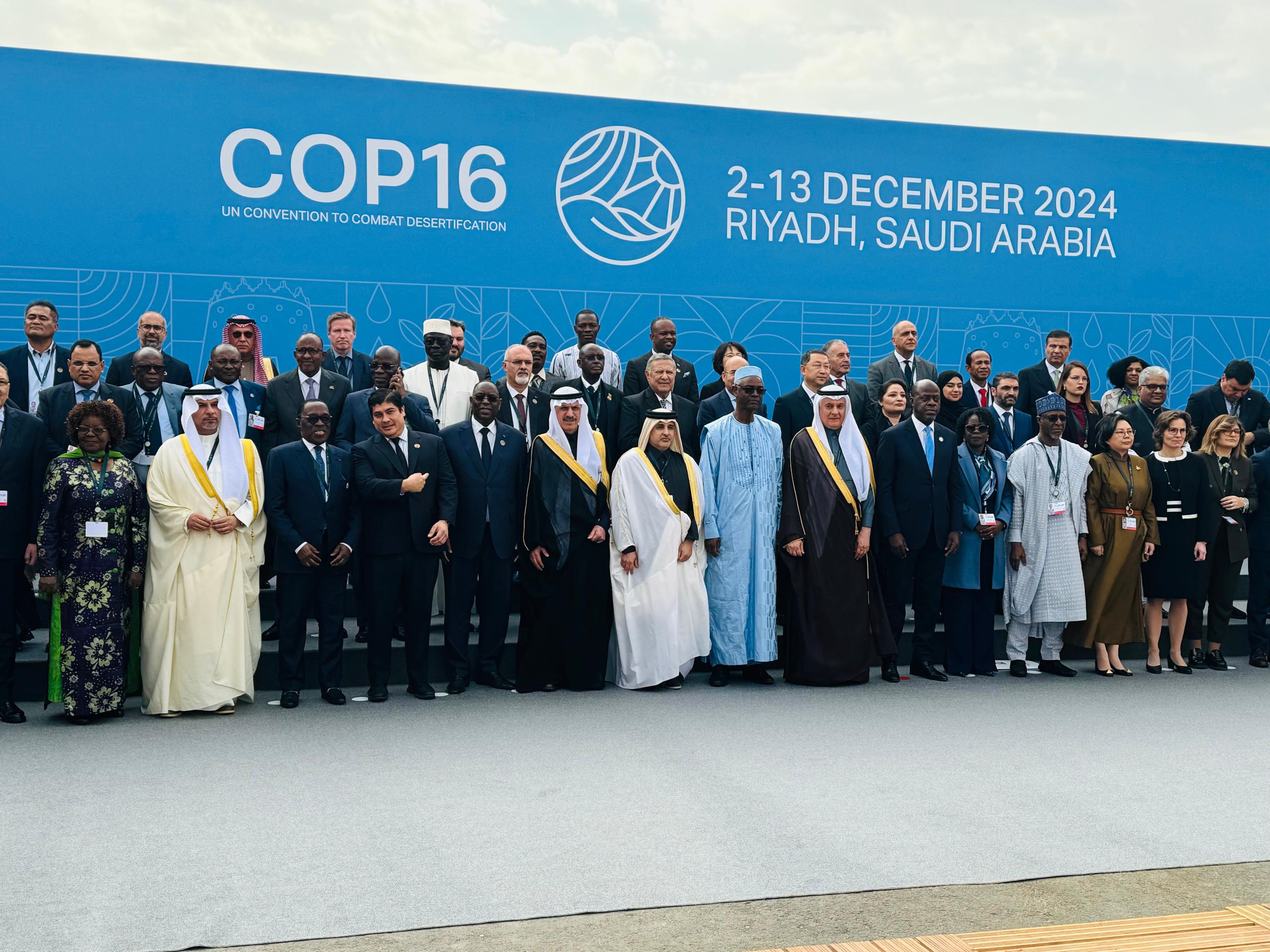 La COP16 à Riyadh : Macky Sall et Baba Maal soutiennent les initiatives écologiques mondiales (Photos) La COP16 à Riyadh : Macky Sall et Baba Maal soutiennent les initiatives écologiques mondiales (Photos)