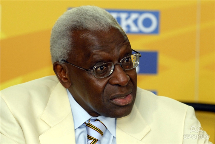Macky Sall apporte son soutien à Lamine Diack 
