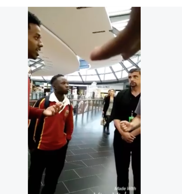 Un Apple Store à Melbourne a refusé l’entrée à ces étudiants noirs