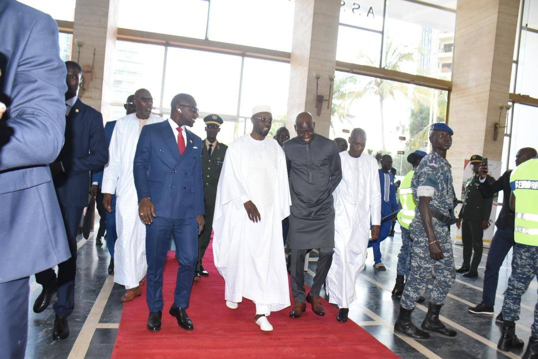 DPG: l'arrivée du Premier ministre Ousmane SONKO à l'Assemblée nationale en images (LeSoleil-sn)
