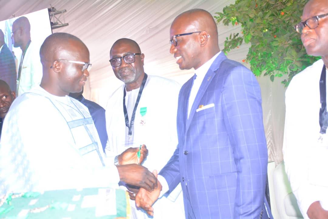 Omar Bounkhatab Sylla élevé au grade de Chevalier de l'Ordre National du Lion Omar Bounkhatab Sylla élevé au grade de Chevalier de l'Ordre National du Lion